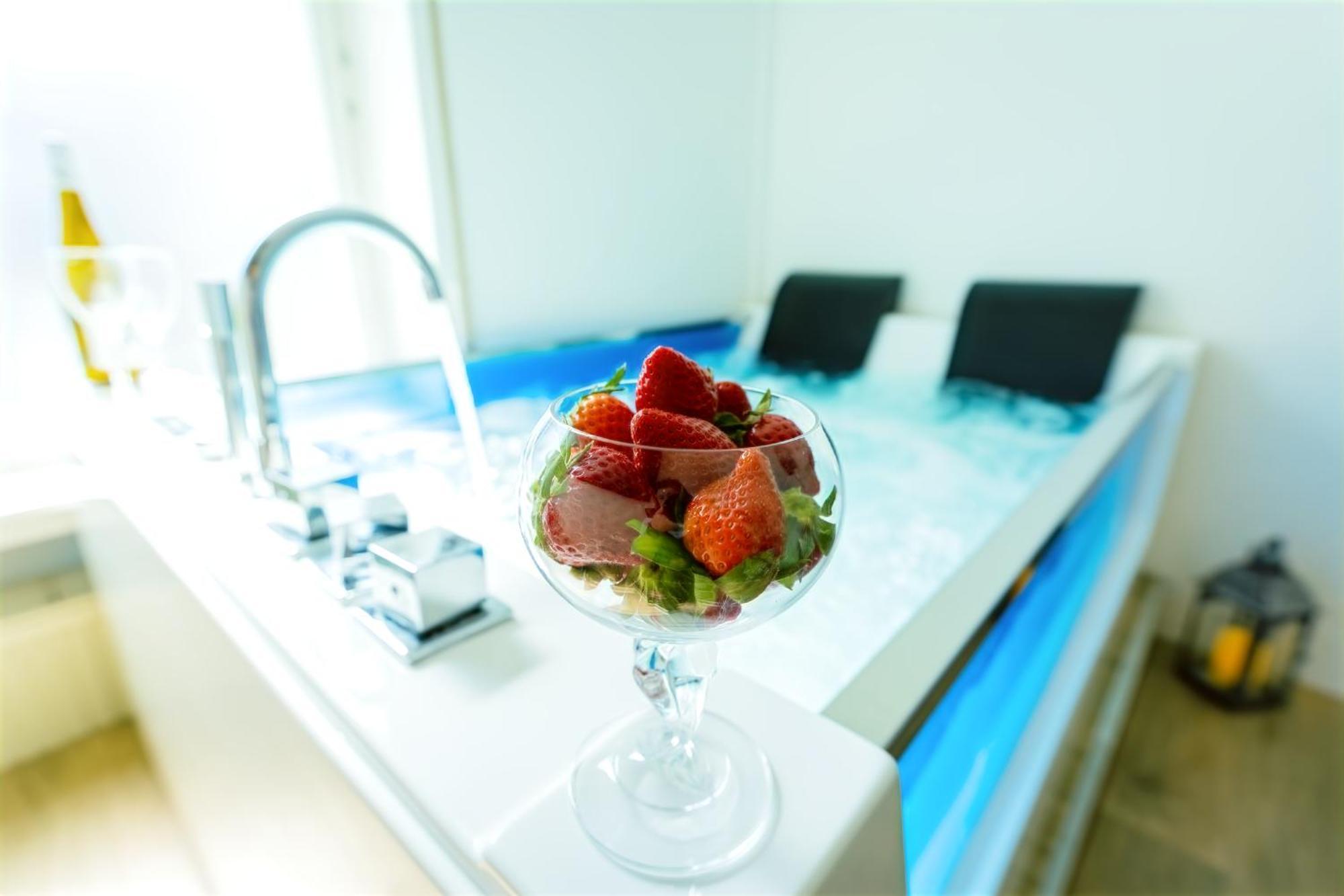 The Big Muenster Fuer Bis Zu 12, Whirlpool, Sauna, Zentral, Tischfussball, Balkon, Gasgrill 울름 외부 사진